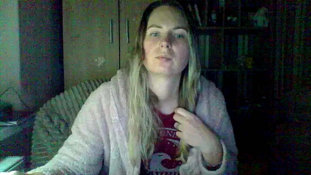 VikiLove765 online show from 15, 2, 2026