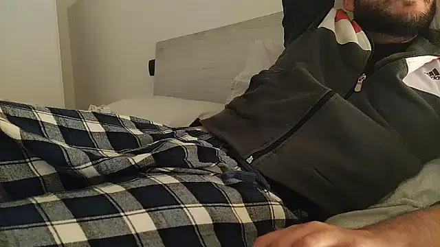 Snapshot of Reb_born89 chatting on 13, 2, 2026 Reb born89 online show from 13, 2, 2026