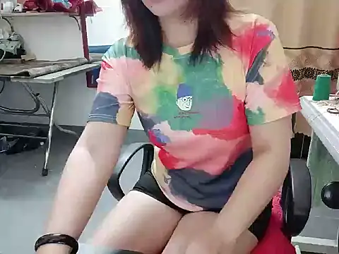 Heni6368 online show from 4, 4, 2026