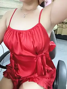 Snapshot of Heni6368 chatting on 2, 7, 2026 Heni6368 online show from 2, 7, 2026
