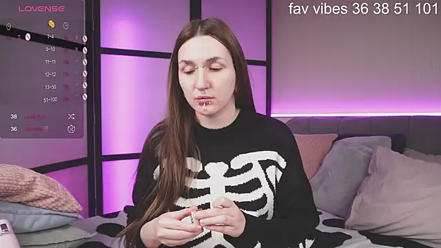 Alice Goth online show from 3, 4, 2026