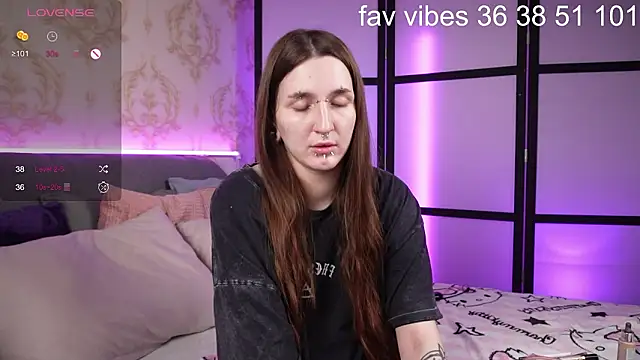 Alice Goth online show from 2, 2, 2026