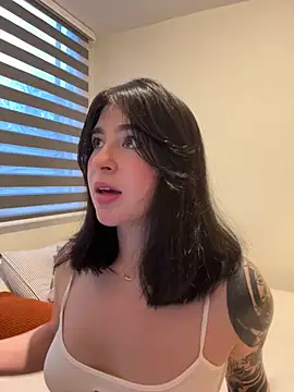 Snapshot of evelynrosess1 chatting on 2, 7, 2026 evelynrosess1 online show from 2, 7, 2026
