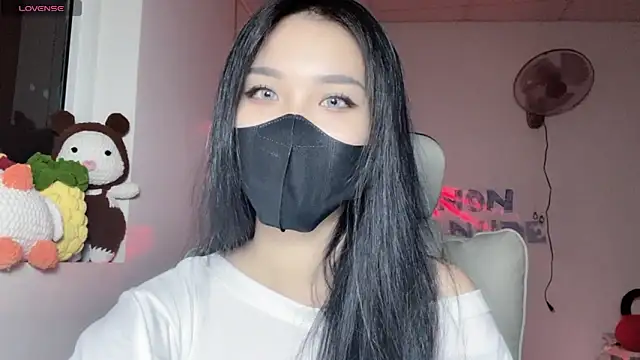 Snapshot of Tieu-May chatting on 7, 7, 2026 Tieu-May online show from 7, 7, 2026