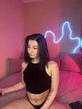 ValeryAlfie online show from 25, 2, 2026