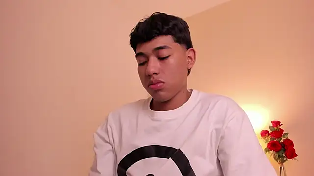 Snapshot of AustinTowers chatting on 27, 2, 2026 AustinTowers online show from 27, 2, 2026