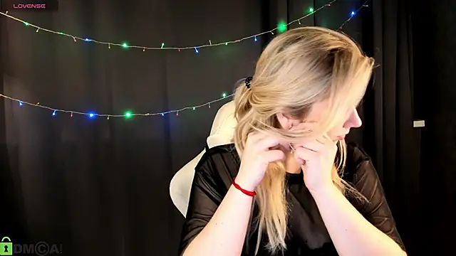 Snapshot of SoftLana chatting on 8, 1, 2026 SoftLana online show from 8, 1, 2026