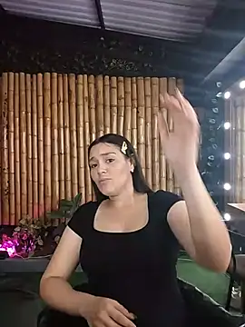 Snapshot of Astrid_williams chatting on 3, 6, 2026 Astrid williams online show from 3, 6, 2026