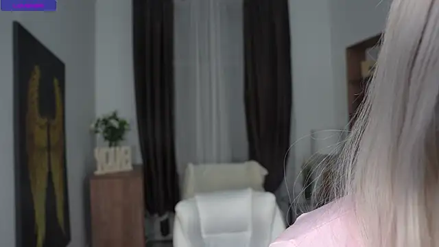 KristalCrowner online show from 11, 4, 2026