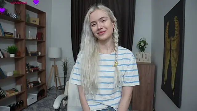 KristalCrowner online show from 22, 3, 2026