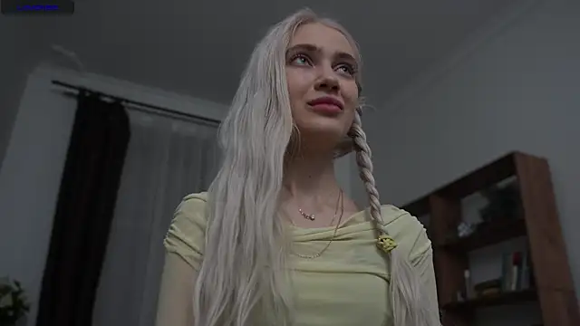 KristalCrowner online show from 2, 4, 2026