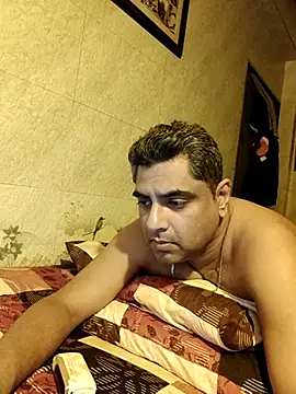 hardnhornybull online show from 8, 3, 2026