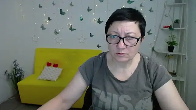 EmilyL0ve online show from 18, 3, 2026