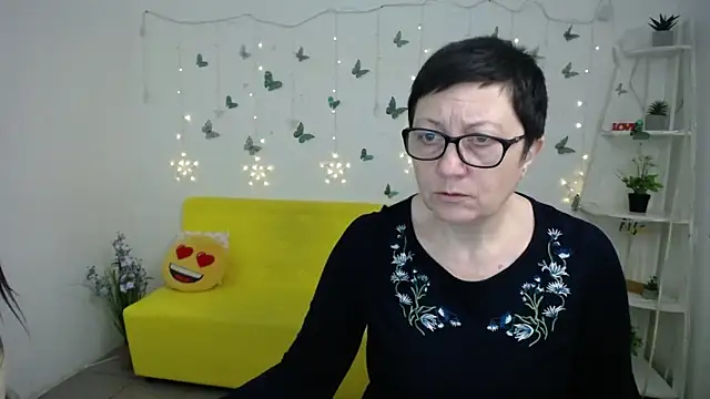 EmilyL0ve online show from 28, 3, 2026