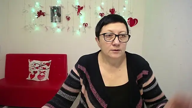 Snapshot of EmilyL0ve chatting on 9, 2, 2026 EmilyL0ve online show from 9, 2, 2026