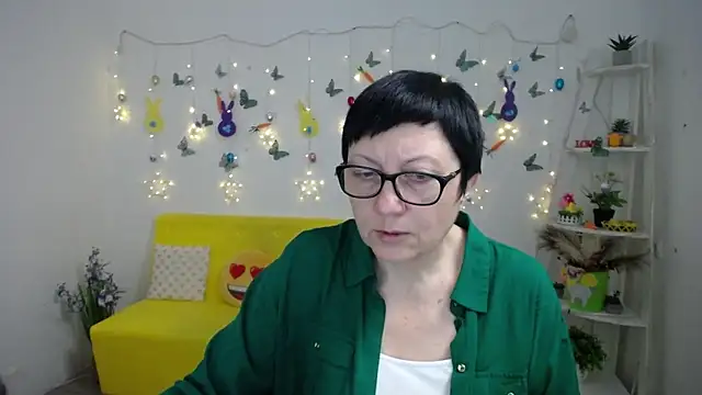 EmilyL0ve online show from 9, 4, 2026