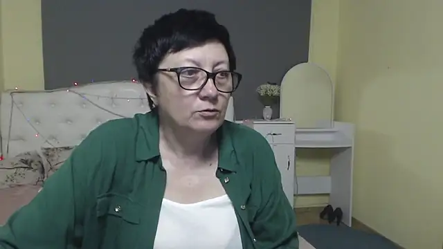 EmilyL0ve online show from 4, 5, 2026