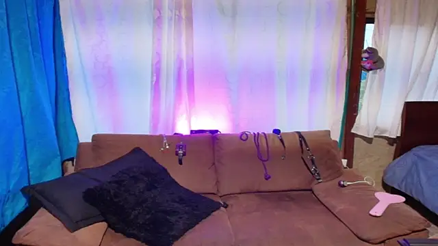 Gabys1610 online show from 4, 4, 2026