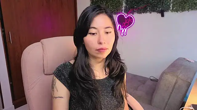 LolaOpalX online show from 8, 5, 2026