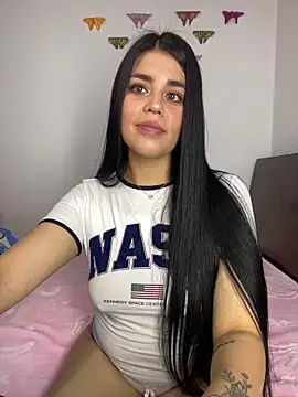 sophyy white online show from 11, 2, 2026