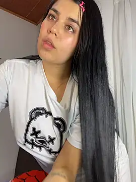 Snapshot of sophyy_white chatting on 1, 7, 2026 sophyy white online show from 1, 7, 2026