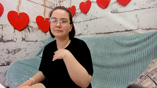 Snapshot of Sweetie_Rozzy chatting on 8, 5, 2026 Sweetie Rozzy online show from 8, 5, 2026
