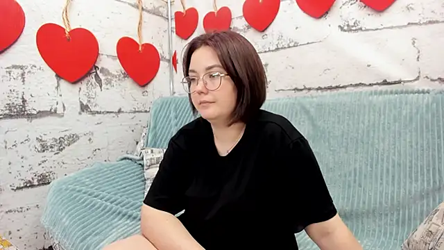 Snapshot of Sweetie_Rozzy chatting on 6, 5, 2026 Sweetie Rozzy online show from 6, 5, 2026