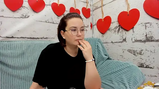 Snapshot of Sweetie_Rozzy chatting on 14, 5, 2026 Sweetie Rozzy online show from 14, 5, 2026