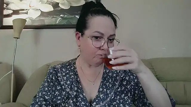 infinity loveliness online show from 22, 3, 2026