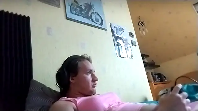 julialafemboy59 online show from 5, 2, 2026