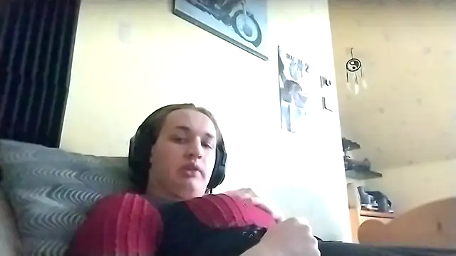 julialafemboy59 online show from 2, 2, 2026