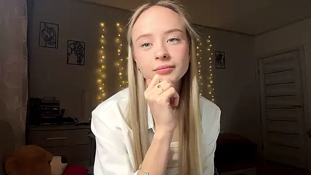 LatashiaOrcutt online show from 15, 1, 2026