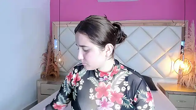 NikollHills online show from 8, 1, 2026