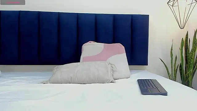 Snapshot of mayaevansmg chatting on 16, 2, 2026 mayaevansmg online show from 16, 2, 2026