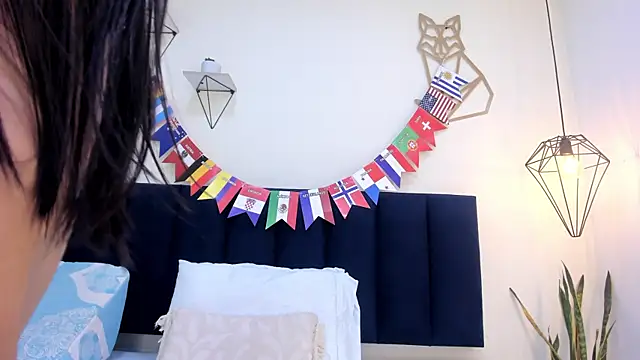 Snapshot of mayaevansmg chatting on 7, 7, 2026 mayaevansmg online show from 7, 7, 2026