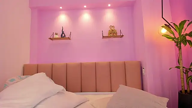 Snapshot of mayaevansmg chatting on 17, 1, 2026 mayaevansmg online show from 17, 1, 2026