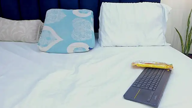 mayaevansmg online show from 13, 3, 2026