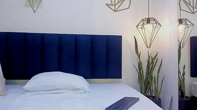 mayaevansmg online show from 4, 5, 2026