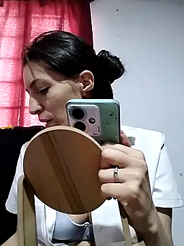 Snapshot of tina2204 chatting on 14, 2, 2026 tina2204 online show from 14, 2, 2026