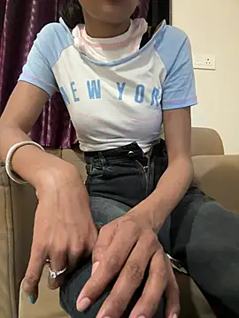 Snapshot of hina_001 chatting on 6, 2, 2026 hina 001 online show from 6, 2, 2026