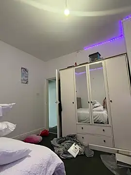 Marisa ass online show from 11, 3, 2026