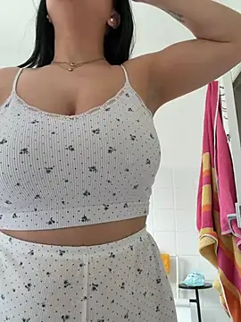 Marisa ass online show from 25, 3, 2026