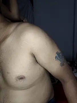 Snapshot of rani_coupleee chatting on 4, 3, 2026 rani coupleee online show from 4, 3, 2026