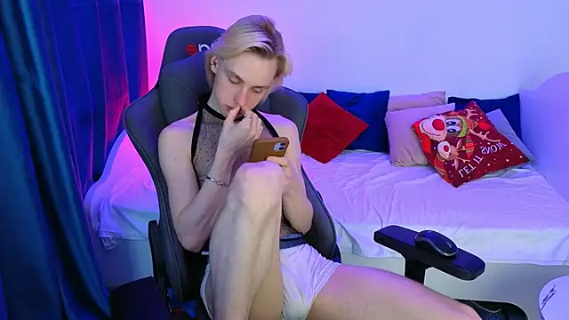 lucidangelok1 online show from 11, 4, 2026