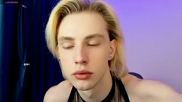 lucidangelok1 online show from 10, 4, 2026