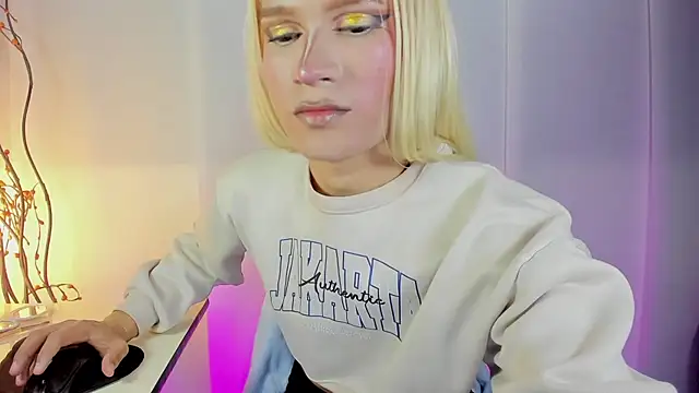 Sue blue online show from 12, 4, 2026