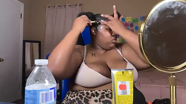 Chocolatebunnyxx96 online show from 30, 5, 2026