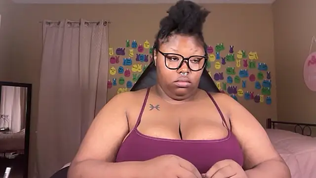 Chocolatebunnyxx96 online show from 15, 6, 2026