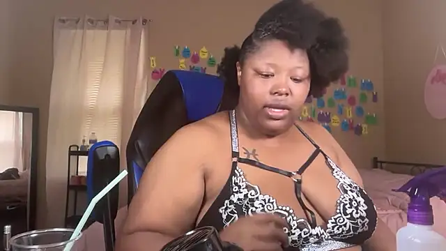 Chocolatebunnyxx96 online show from 6, 6, 2026