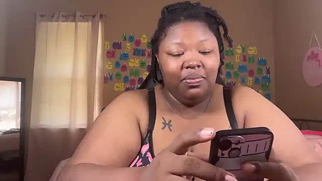 Chocolatebunnyxx96 online show from 4, 7, 2026